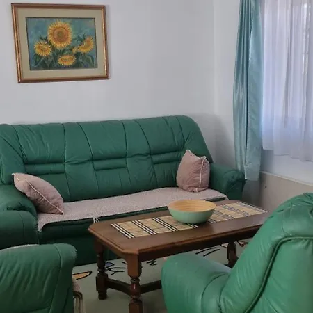 Kraljevi Konaci Olja Lägenhet